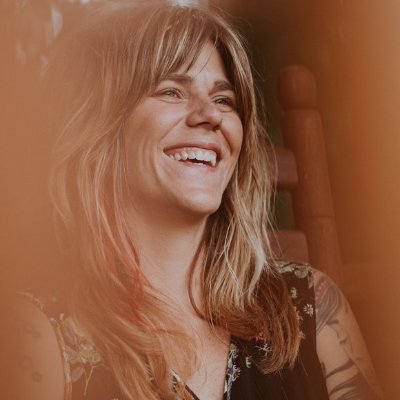 Meet your Posher, Tiffany - Picture 1 of 1